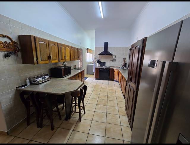 4 BEDROOM HOUSE FOR SALE IN THREE RIVERS EAST